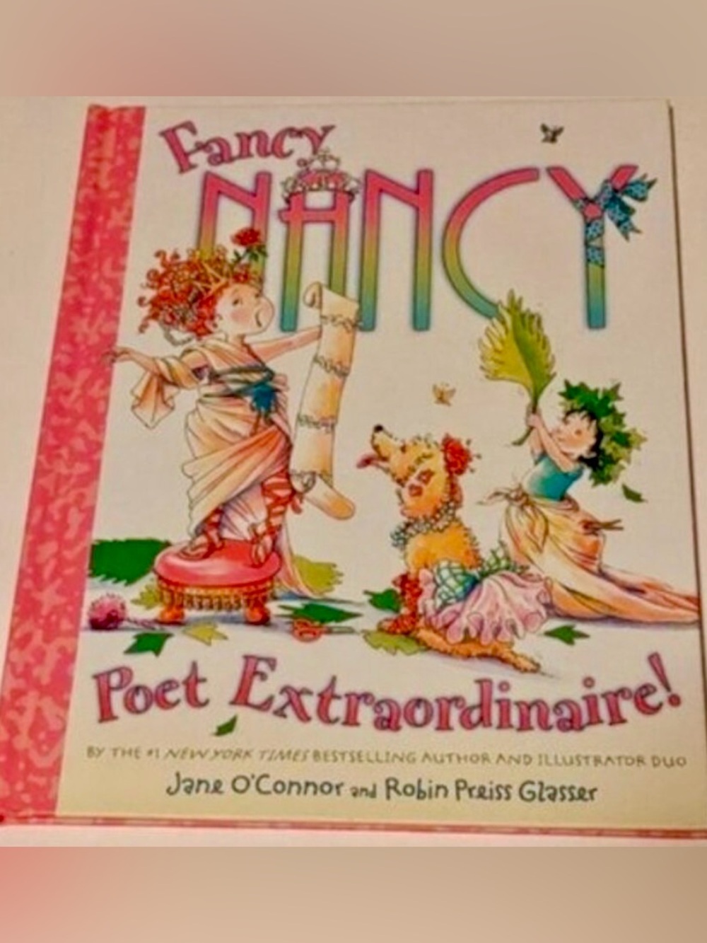 FANCY NANCY - POET EXTRAORDINAIRE STORYBOOK - LIKE NEW - BESTSELLING SERIES